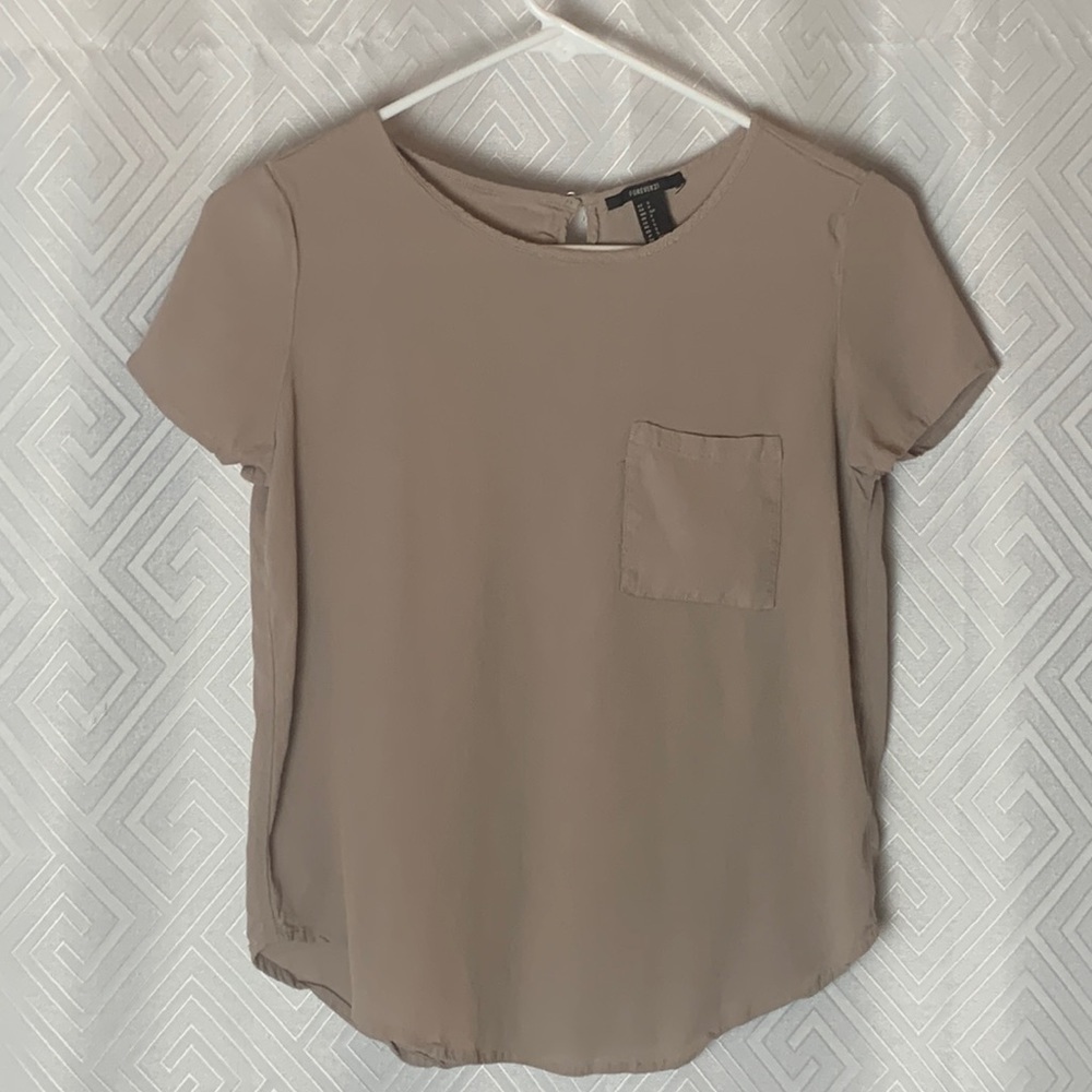 Forever 21 Short Sleeve Pocket Top Women’s Size Small